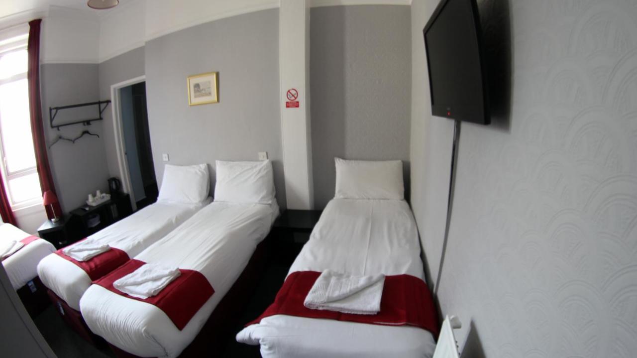 Fairmount Hotel 3*