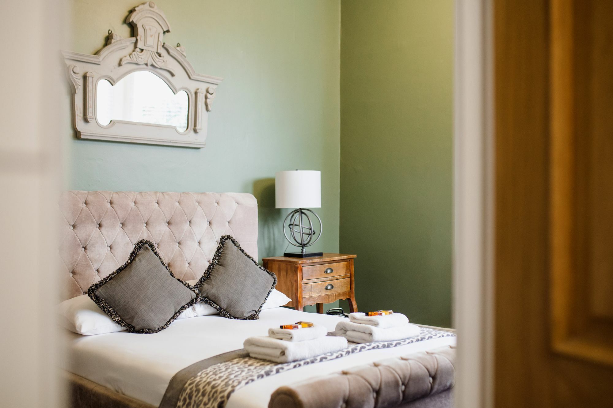 Washington House Guest house