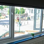 Intimate Entire Flat 9-Min Walk To Boscombe Beach
