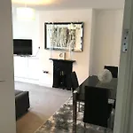 Bright City Center Apartment - Close To Beach