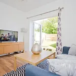 Alma Apt - 2 Bedrooms - Lovely Garden And Free Parking