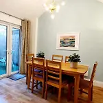 Superb 2 Beds 2 Baths New Apartment W/ Garden+Patio