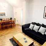 Superb 2 Beds 2 Baths New Apartment W/ Garden+Patio