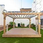 Modern 1 Bed Flat 2 Mins Walk From Restaurants Bars Clubs & Beach! Wow!
