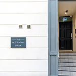 Modern 1 Bed Flat 2 Mins Walk From Restaurants Bars Clubs & Beach! Wow!