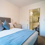 ⭑ Modern Town Centre Apartment ⭑