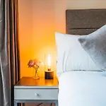 ⭑ Modern Town Centre Apartment ⭑