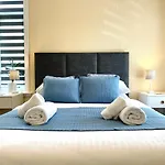 Modern Family Apartment Free Parking And Gym By Beach