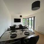 2 Bedroom Modern City Centre Bournemouth Apartment