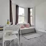 Sea La Vie Apartment