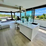 The Beach Hytte - Stunning Sea View Penthouse