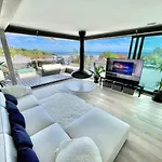 The Beach Hytte - Stunning Sea View Penthouse