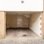 Bournemouth Central Four-Storey Townhouse With Free Parking