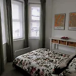 Entire Floor 2 Bedrooms On Westcliff