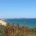 New 2 Bedroom First Floor Apartment Close To Beach