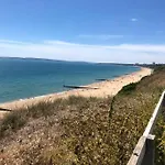 New 2 Bedroom First Floor Apartment Close To Beach