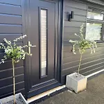 The Hideaway With Own Private Sunny Garden
