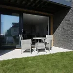 Bournecoast: Modern 2 Bed Flat With Patio - Fm8413