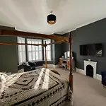 Hotel 50