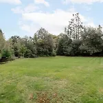 New Ground Floor Apartment, 4 Mins Walk To Beach