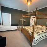 Hotel 50