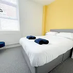 Stylish 4 Bedroom Apartment With Parking