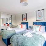 Trendy Sea View 2 Bedroom Sleeps 6 - Free Parking