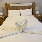 Bournemouth Hot Tub & Sauna Holiday Let