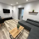 Apartment 2 Castle Lane