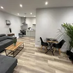 Apartment 2 Castle Lane