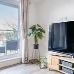 Stunning 2 Bed In Bournemouth Central + Parking