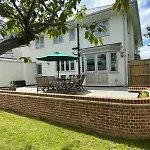 Bournecoast:Large Home Minutes From Beach- Hb6228