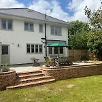 Bournecoast:Large Home Minutes From Beach- Hb6228