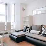 Urban Pearl - Modern 1 Bed Flat