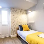 Verulum Apartments - By Coastline Retreats - Beautifully Designed Luxury Town Centre Apartments - 5 Minute Walk To The Beach - Parking Included