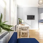 Verulum Apartments - By Coastline Retreats - Beautifully Designed Luxury Town Centre Apartments - 5 Minute Walk To The Beach - Parking Included
