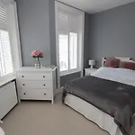 2 Bed Garden Apartment By Beach In Alum Chine, Bournemouth