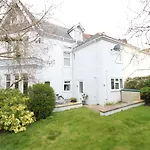 2 Bed Garden Apartment By Beach In Alum Chine, Bournemouth