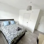 Flat 12 Palm Court