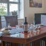 Bournemouth Beachside Retreat 3 Bedroom 3 Bathroom Seaside B&B With Parking