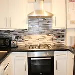 Mada Apartment Bournemouth 12 Min Walk To The Beach
