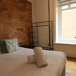 Flat 11, 10 St John\'S Road