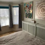 Family House Bournemouth - Spa, Garden, Parking