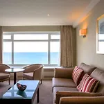 Carlton Club Apartments East Overcliff