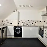 Sunny Nook 1 Bed City Apartment