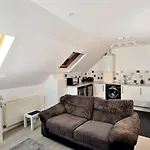 Sunny Nook 1 Bed City Apartment