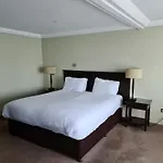 Carlton Club Apartments East Overcliff