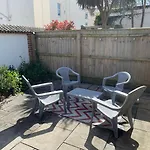 Stylish Home With Garden Near The Beach