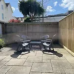Stylish Home With Garden Near The Beach