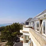 Carlton Club Apartments